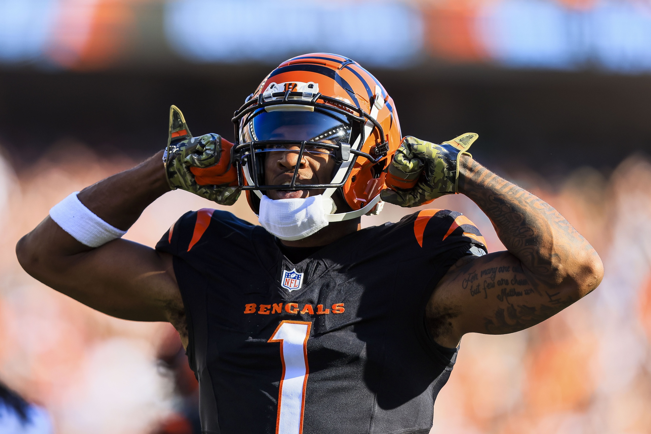 Top 10 Highest-Paid NFL Wide Receivers in 2025 — Value or Overpay?